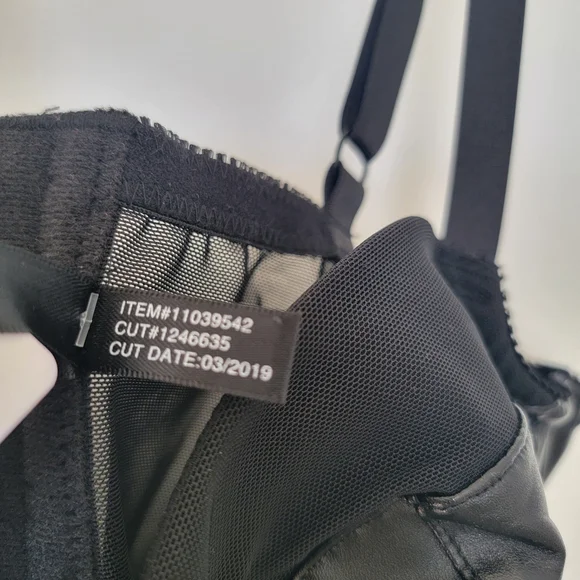 TORRID Black Lace-up Faux Leather Corset Bustier Size 1X - Picture 4 of 7